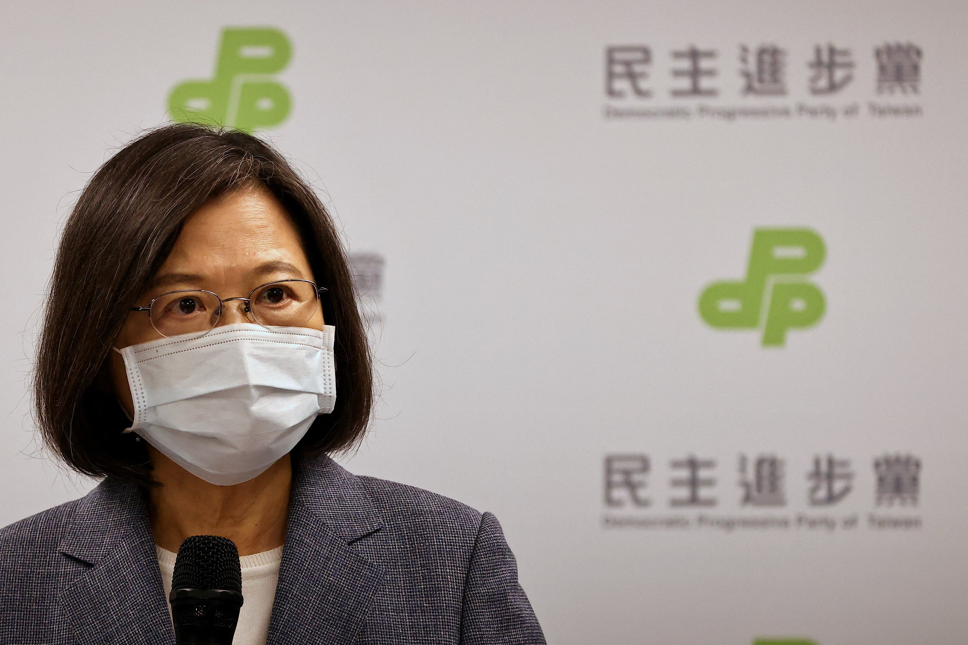 台湾与党惨敗、対中防御線に「風穴」